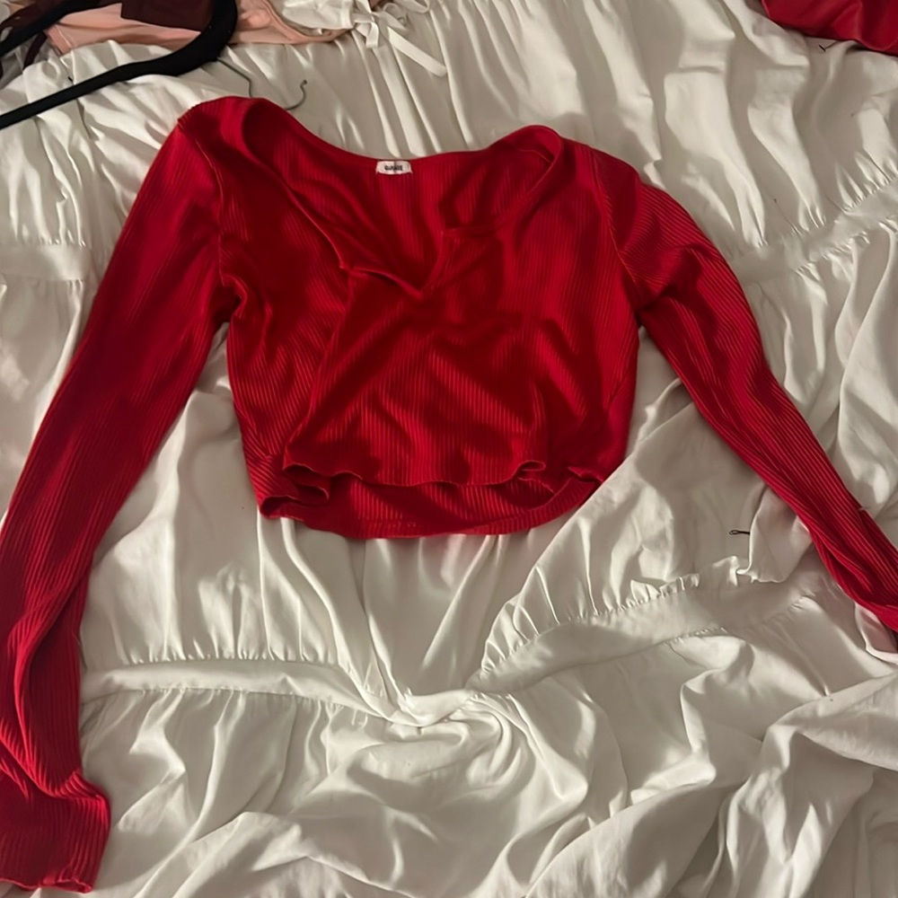 RED CROP TOP